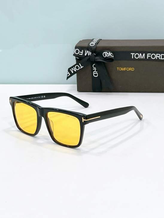Picture of Tom Ford Sunglasses _SKUfw77096640fw